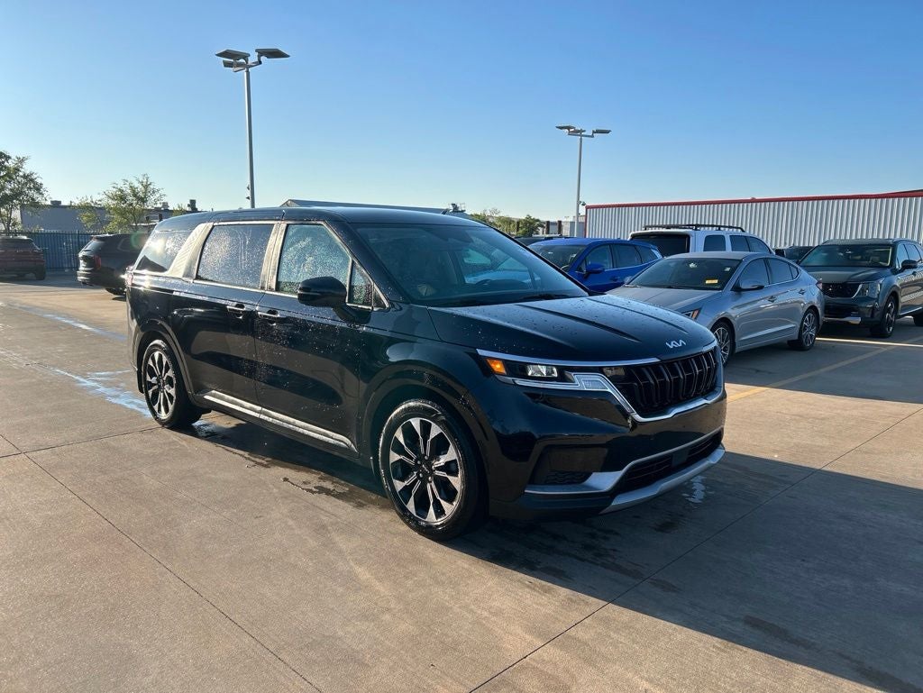 2024 Kia Carnival EX