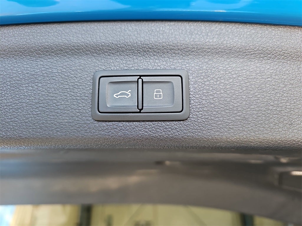 2019 Audi Q3 2.0T Prestige S line quattro