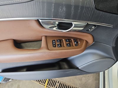 2022 Volvo XC90 T6 Inscription